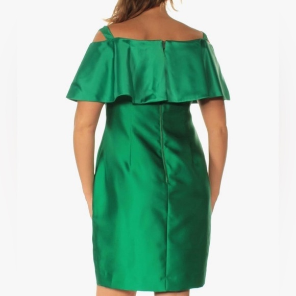 Adrianna Papell Women's Emerald Green
Off The Shoulder Mini Sheath Dress Size 6 - Picture 10 of 10